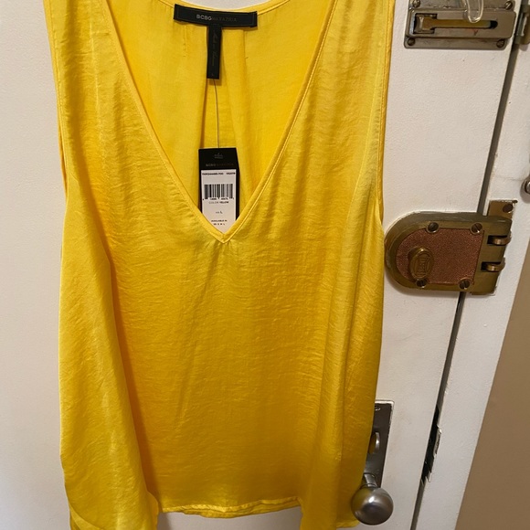 Bcbgmaxazria v neck blouse tank - Picture 2 of 6